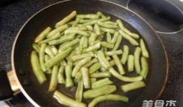 吃豆角煮小瓜,豆角煮小瓜，营养满分夏日佳肴