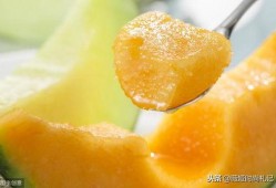 梦见吃哈密瓜很甜,揭秘哈密瓜梦境的寓意