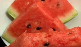 天气热吃瓜很甜,瓜果飘香——探寻热天吃瓜的甜蜜奥秘