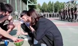 他们军训我吃瓜,吃瓜群众围观那些搞笑瞬间