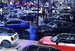 重庆车展吃瓜,明星云集，笑料百出，车展背后的趣味故事