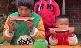 单身吃瓜搞笑视频