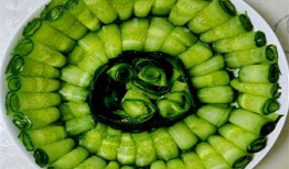 晚上吃小乳瓜吃几根,适量几根，健康美味两不误