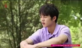 兄弟照外景吃瓜