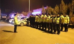 临港警察吃瓜,网络热议背后的人文关怀