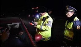 临港警察吃瓜,网络热议背后的人文关怀